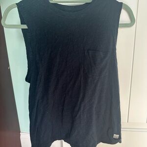 Vuori sunset tank, size small